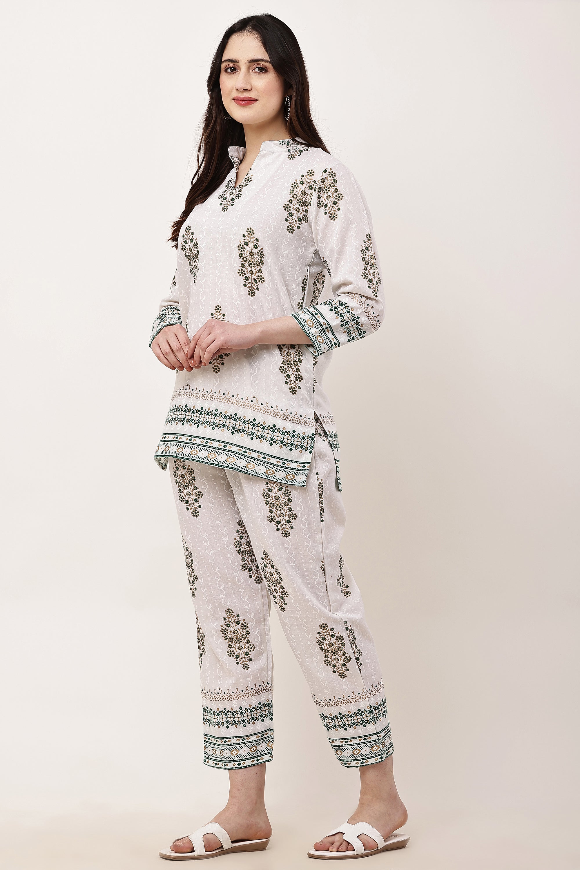 Elegant Beige Floral Print Kurta Pant Co-Ord Set