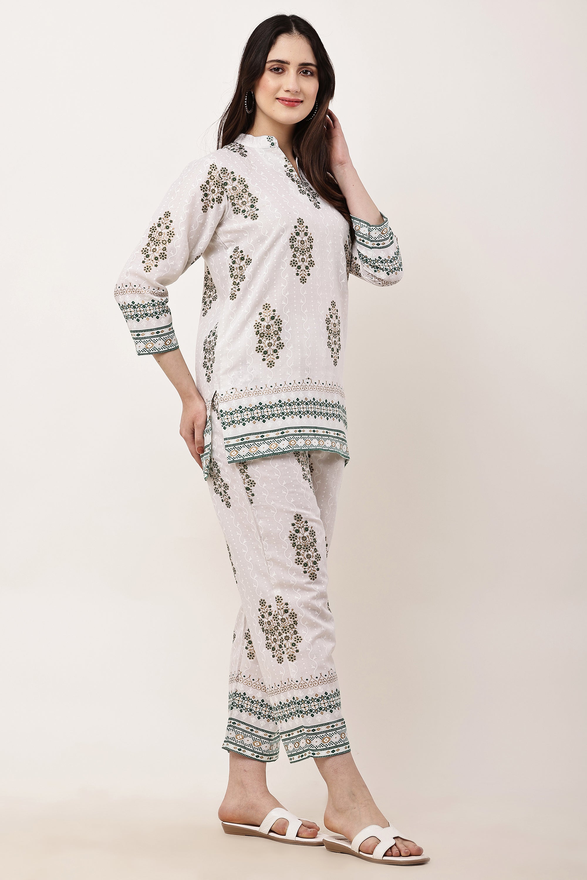 Elegant Beige Floral Print Kurta Pant Co-Ord Set