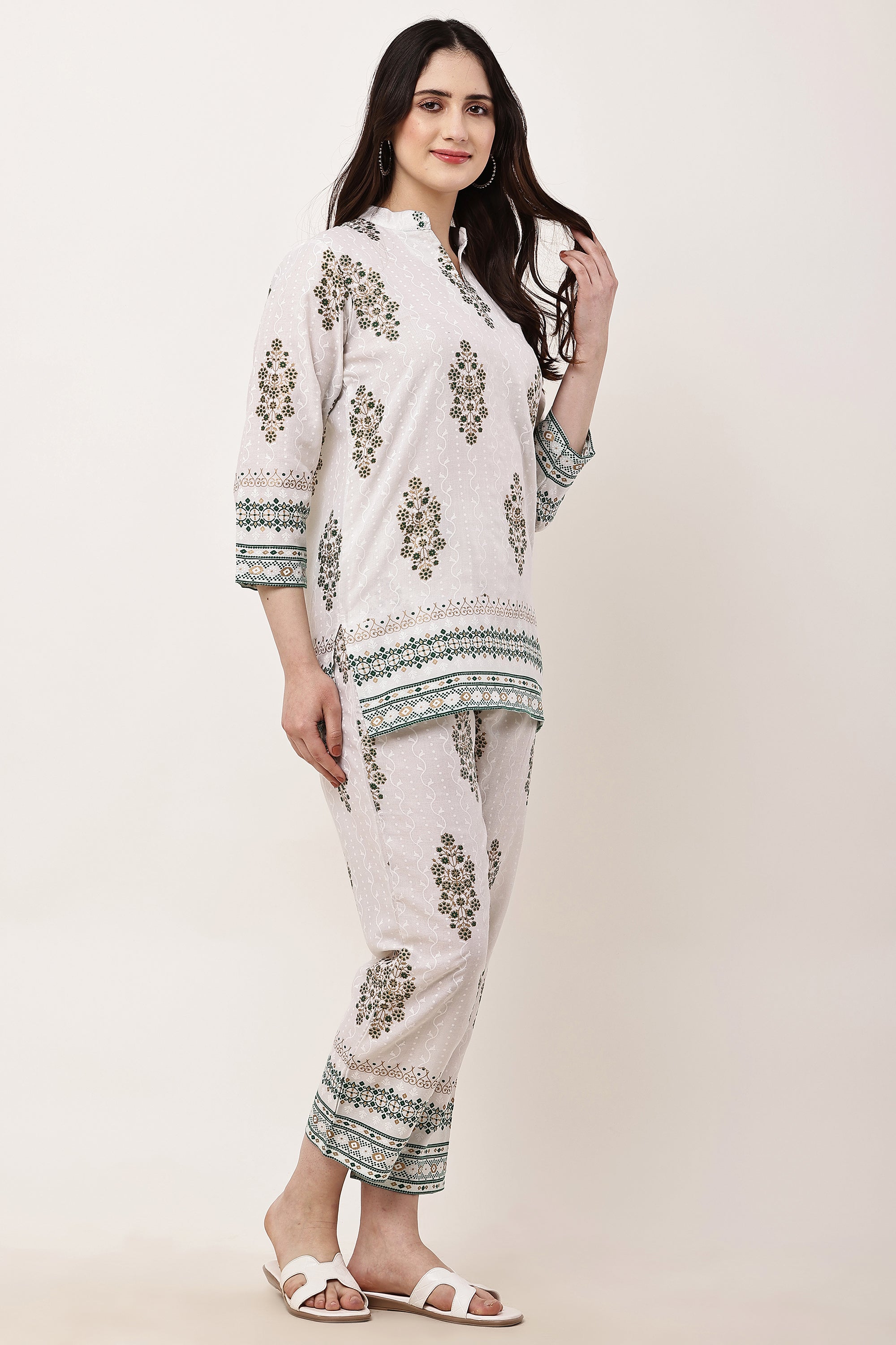 Elegant Beige Floral Print Kurta Pant Co-Ord Set